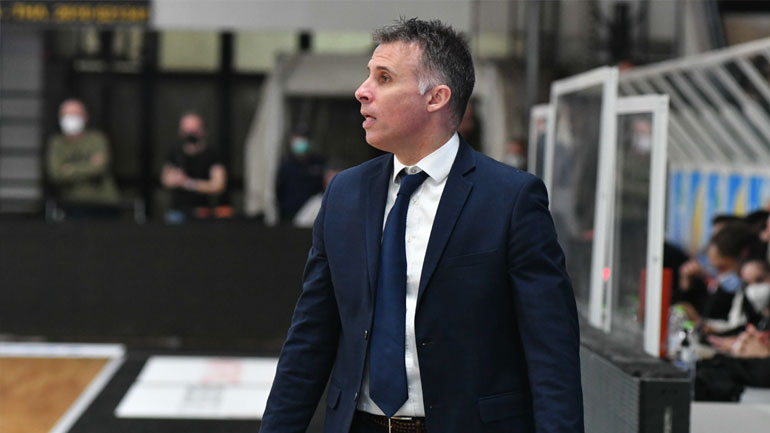 Mπάσκετ: Αναλαμβάνει τον Ιωνικό ο Μέξας